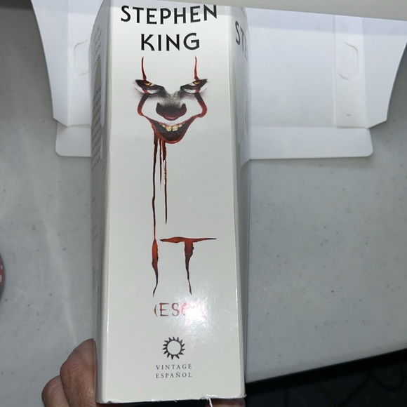 Stephen King “IT” in Spanish paperback - Picture 4 of 5